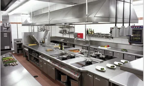 Bếp nhà hàng chuyên nghiệp: bí quyết sắp xếp thiết bị tối ưu không gian