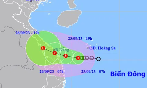 Áp thấp nhiệt đới di chuyển nhanh, hướng vào miền Trung
