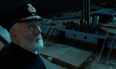 “Thuyền trưởng Titanic huyền thoại” Bernard Hill qua đời ở tuổi 79