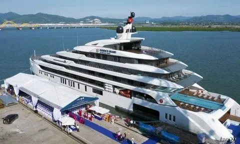 Quảng Ninh: Sắp đưa siêu du thuyền vào khai thác tại vịnh Bái Tử Long